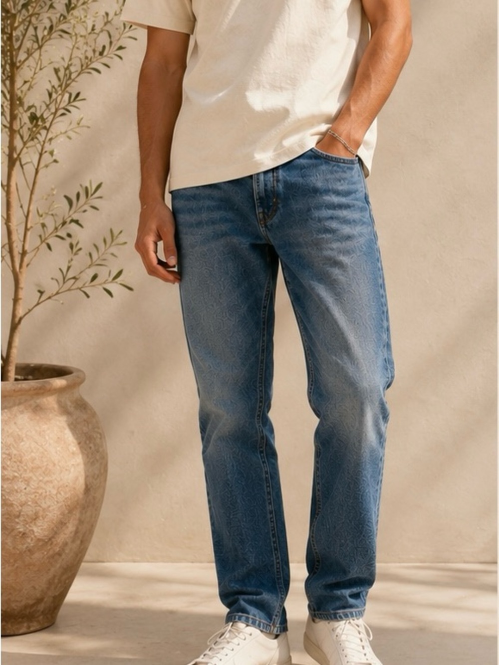 Vintage Levi's Men's Y2K Straight Leg Jeans W27 - Classic Medium Wash Denim